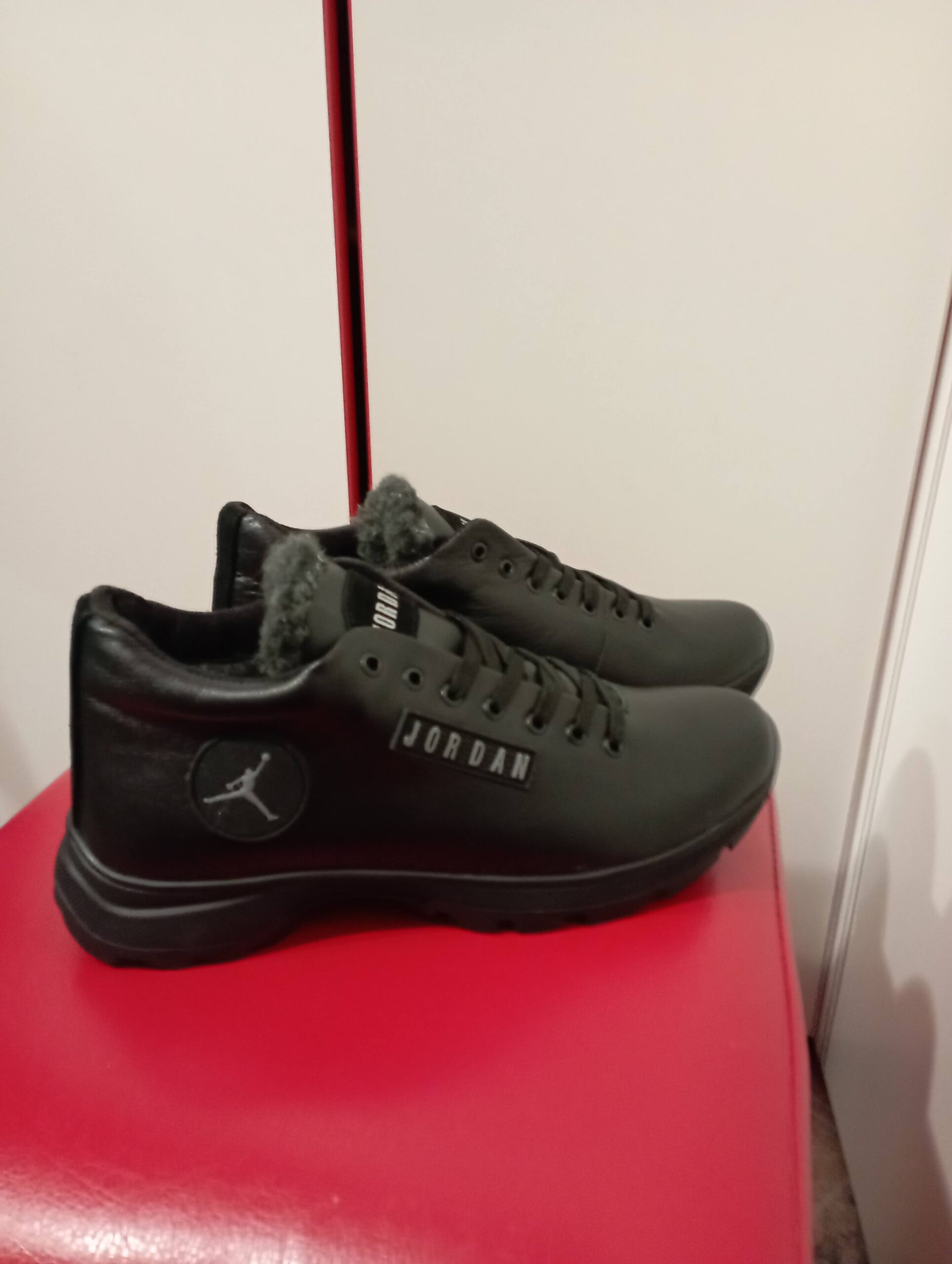 Кроссовки кожаные зимние мужские Jordan рр. 40, 43 - Зображення 9
